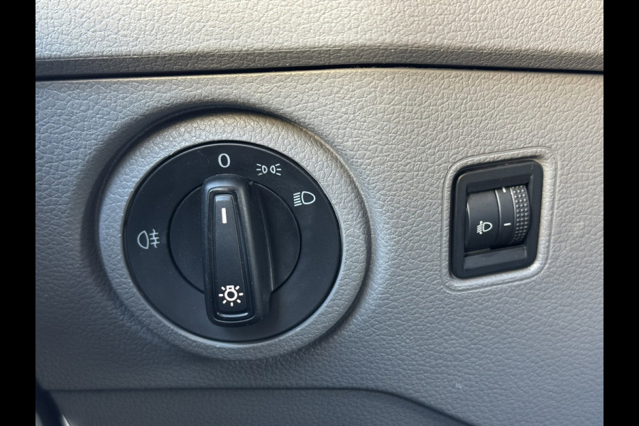 Volkswagen Crafter 35 2.0 TDI L3 DC Trendline Trekhaak 2800kg Trekgewicht Airco Cruise Carplay laadbak 2.700X 2.030