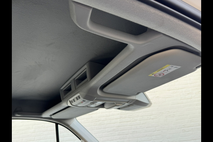 Volkswagen Crafter 35 2.0 TDI L3 DC Trendline Trekhaak 2800kg Trekgewicht Airco Cruise Carplay laadbak 2.700X 2.030
