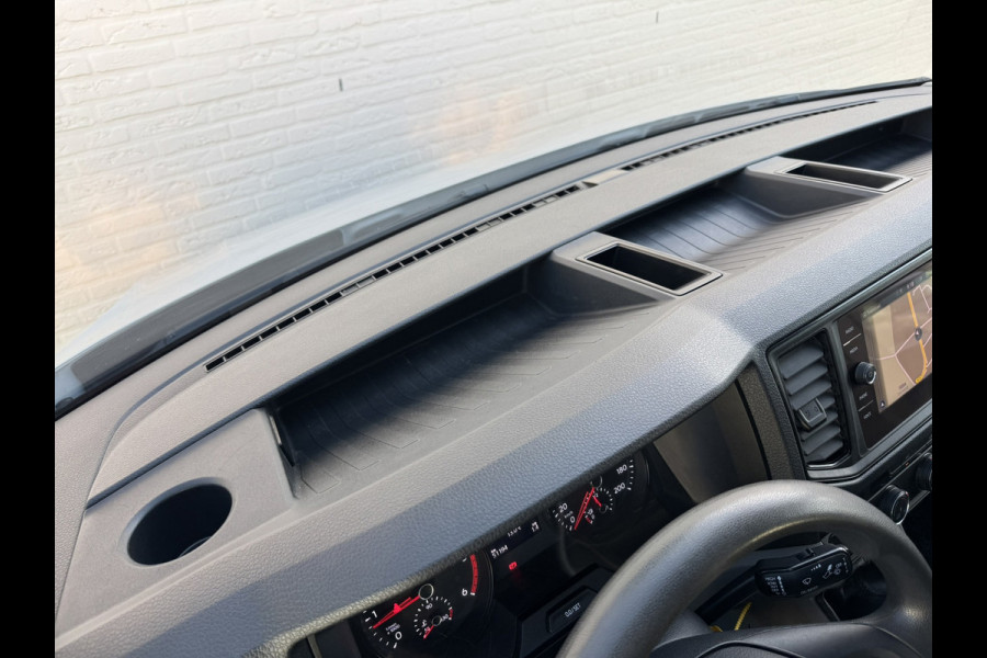 Volkswagen Crafter 35 2.0 TDI L3 DC Trendline Trekhaak 2800kg Trekgewicht Airco Cruise Carplay laadbak 2.700X 2.030