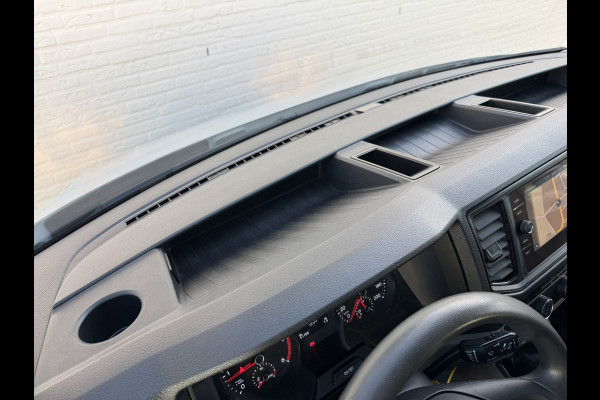 Volkswagen Crafter 35 2.0 TDI L3 DC Trendline Trekhaak 2800kg Trekgewicht Airco Cruise Carplay laadbak 2.700X 2.030