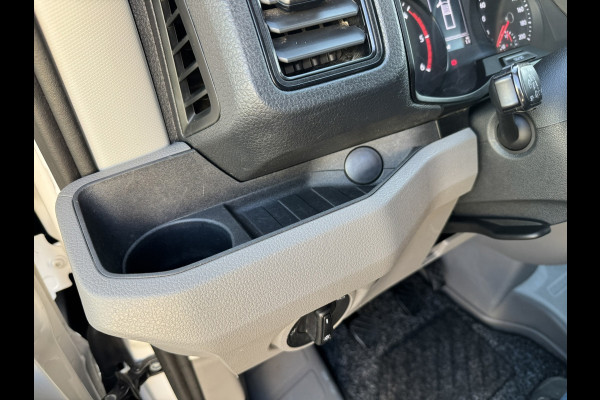 Volkswagen Crafter 35 2.0 TDI L3 DC Trendline Trekhaak 2800kg Trekgewicht Airco Cruise Carplay laadbak 2.700X 2.030