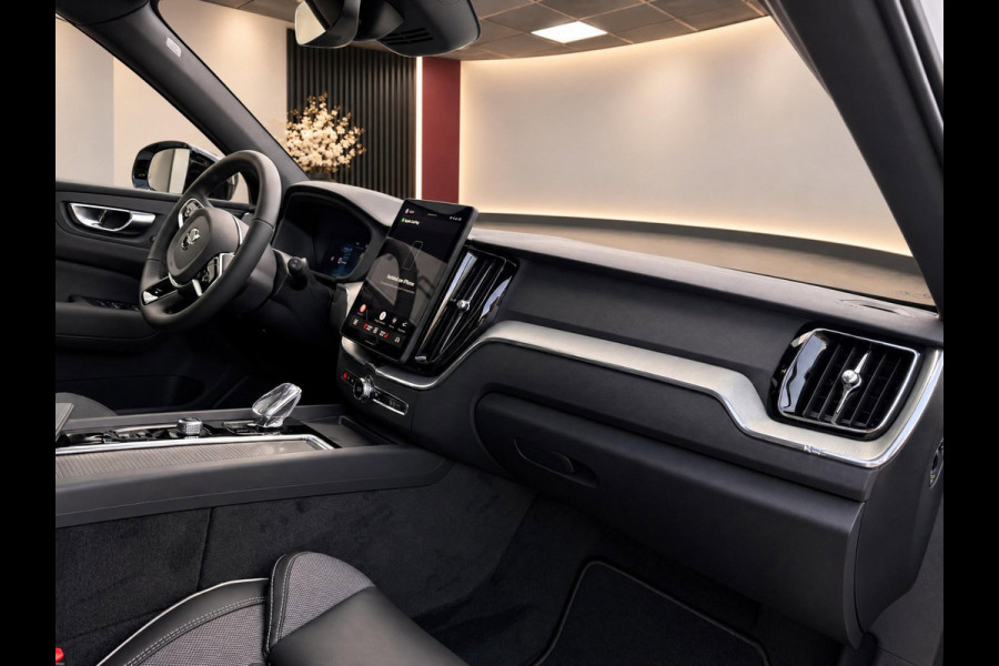 Volvo XC60 2.0 T8 Plug-in hybrid 455PK AWD Plus Black Ed. | Pano | H/K Sound | Premium Pack | Nieuw | BTW