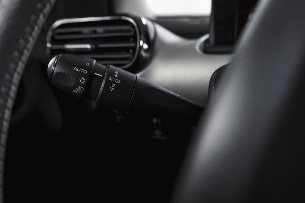 Citroën C4 Cactus 1.2 PureTech Shine 82 PK Org.NL | Cruise | PDC | Camera | NAV | ECC | LM 16" |