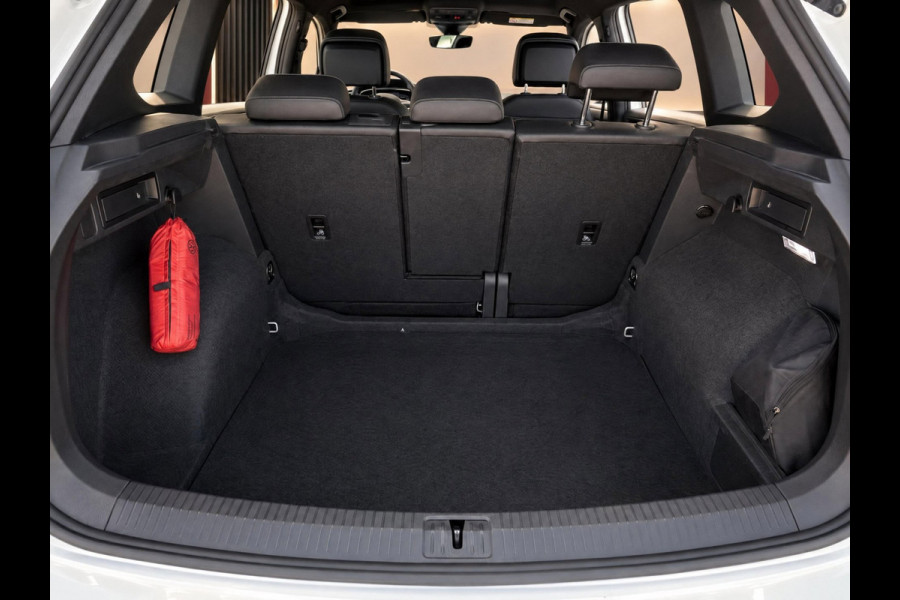 Volkswagen Tiguan 1.5 TSI 150PK DSG R-Line | Keyless | Camera | Winter Pack | BTW