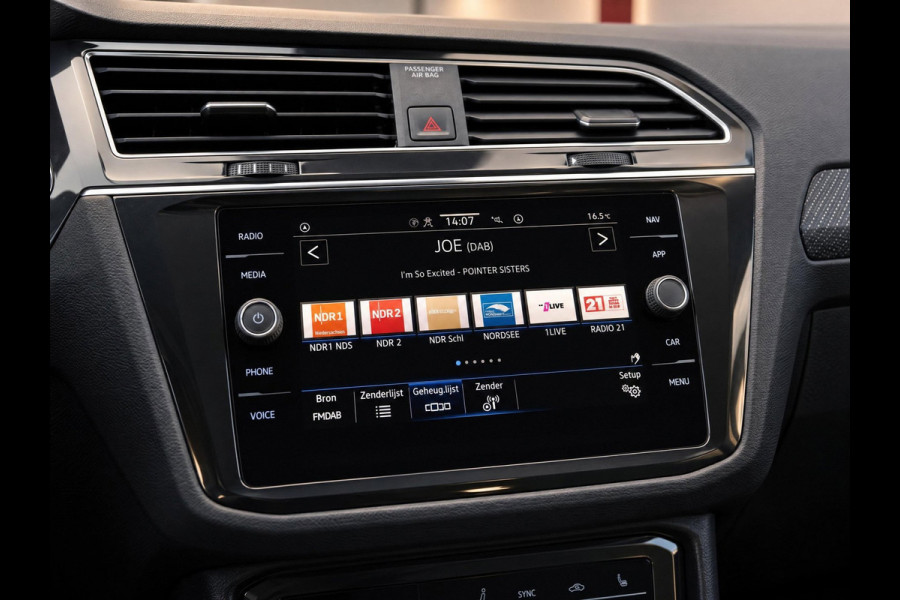 Volkswagen Tiguan 1.5 TSI 150PK DSG R-Line | Keyless | Camera | Winter Pack | BTW