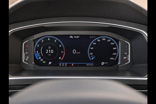 Volkswagen Tiguan 1.5 TSI 150PK DSG R-Line | Keyless | Camera | Winter Pack | BTW
