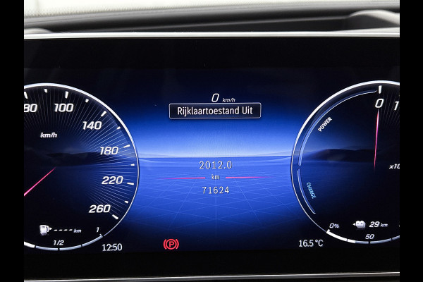 Mercedes-Benz C-Klasse Estate 300 e Star Edition AMG Line Plus | AMG in en Exterieur | Sfeerverlichting | Memory Seats | Trekhaak | Panoramadak schuif kantel dak | Incl. 24 maanden Mercedes-Benz Certified Garantie.