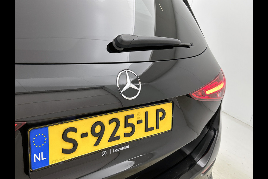 Mercedes-Benz C-Klasse Estate 300 e Star Edition AMG Line Plus | AMG in en Exterieur | Sfeerverlichting | Memory Seats | Trekhaak | Panoramadak schuif kantel dak | Incl. 24 maanden Mercedes-Benz Certified Garantie.