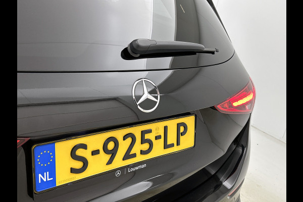 Mercedes-Benz C-Klasse Estate 300 e Star Edition AMG Line Plus | AMG in en Exterieur | Sfeerverlichting | Memory Seats | Trekhaak | Panoramadak schuif kantel dak | Incl. 24 maanden Mercedes-Benz Certified Garantie.