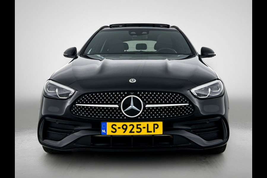 Mercedes-Benz C-Klasse Estate 300 e Star Edition AMG Line Plus | AMG in en Exterieur | Sfeerverlichting | Memory Seats | Trekhaak | Panoramadak schuif kantel dak | Incl. 24 maanden Mercedes-Benz Certified Garantie.