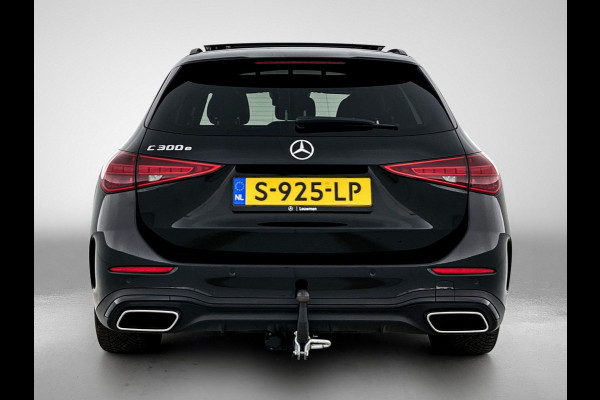 Mercedes-Benz C-Klasse Estate 300 e Star Edition AMG Line Plus | AMG in en Exterieur | Sfeerverlichting | Memory Seats | Trekhaak | Panoramadak schuif kantel dak | Incl. 24 maanden Mercedes-Benz Certified Garantie.