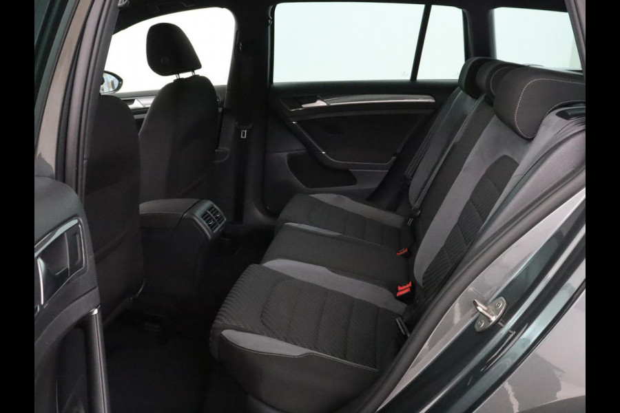 Volkswagen Golf Variant 1.0 TSI Highline Business R | Adaptive cruise | Park assist | Trekhaak | Navigatie | Carplay | Climate control| Full LED | R-Line |