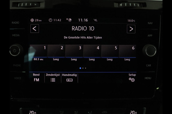 Volkswagen Golf Variant 1.0 TSI Highline Business R | Adaptive cruise | Park assist | Trekhaak | Navigatie | Carplay | Climate control| Full LED | R-Line |