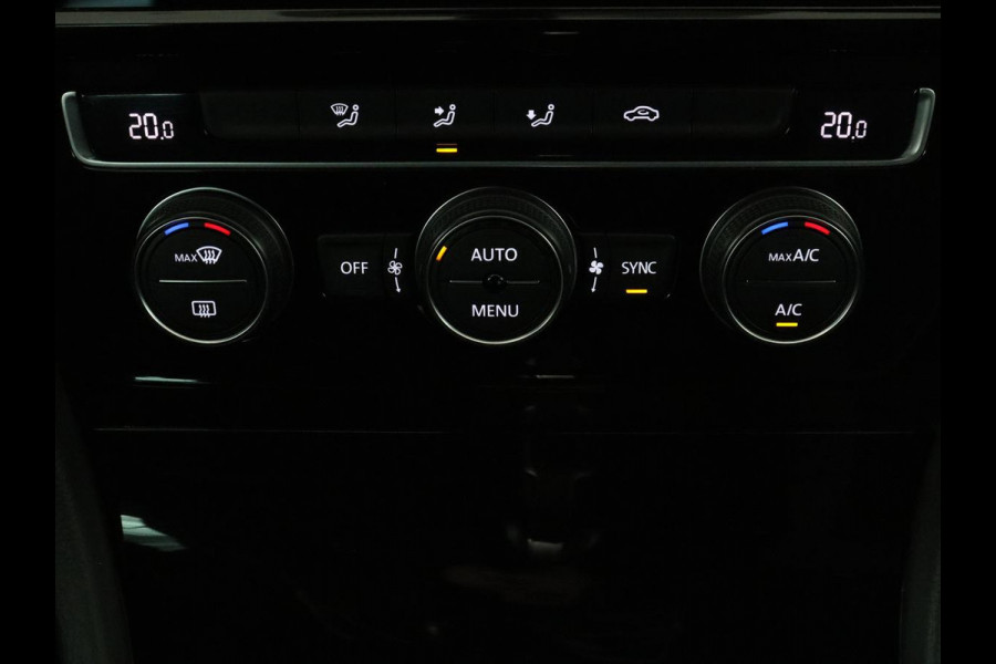 Volkswagen Golf Variant 1.0 TSI Highline Business R | Adaptive cruise | Park assist | Trekhaak | Navigatie | Carplay | Climate control| Full LED | R-Line |