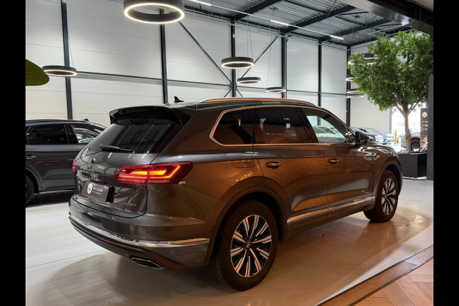 Volkswagen Touareg 3.0 TSi eHybrid 4MOTION 381PK Elegance BOVAG Garantie BTW Pano Memory LED ACC Lane Full Rijklaar