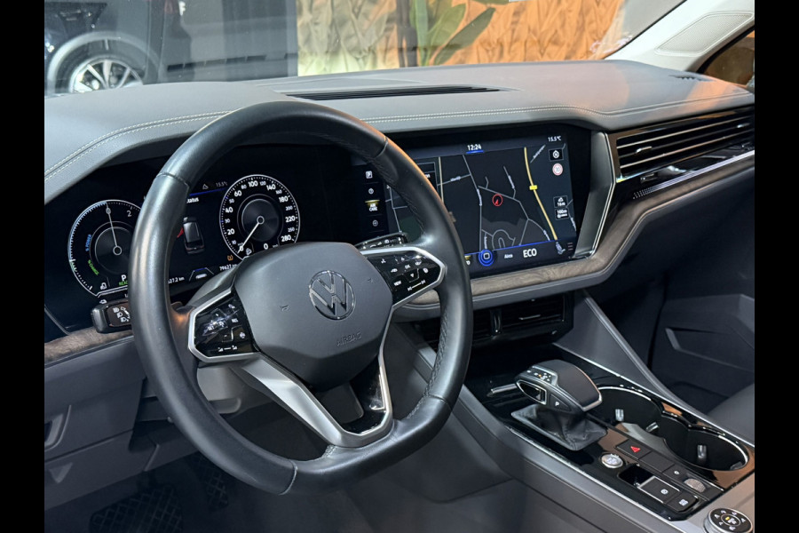Volkswagen Touareg 3.0 TSi eHybrid 4MOTION 381PK Elegance BOVAG Garantie BTW Pano Memory LED ACC Lane Full Rijklaar