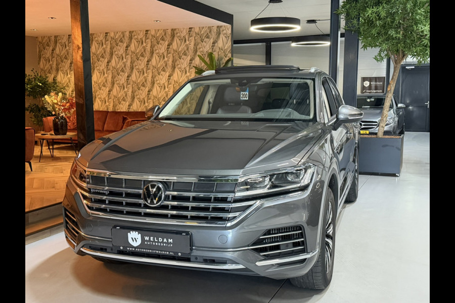 Volkswagen Touareg 3.0 TSi eHybrid 4MOTION 381PK Elegance BOVAG Garantie BTW Pano Memory LED ACC Lane Full Rijklaar