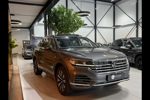 Volkswagen Touareg 3.0 TSi eHybrid 4MOTION 381PK Elegance BOVAG Garantie BTW Pano Memory LED ACC Lane Full Rijklaar