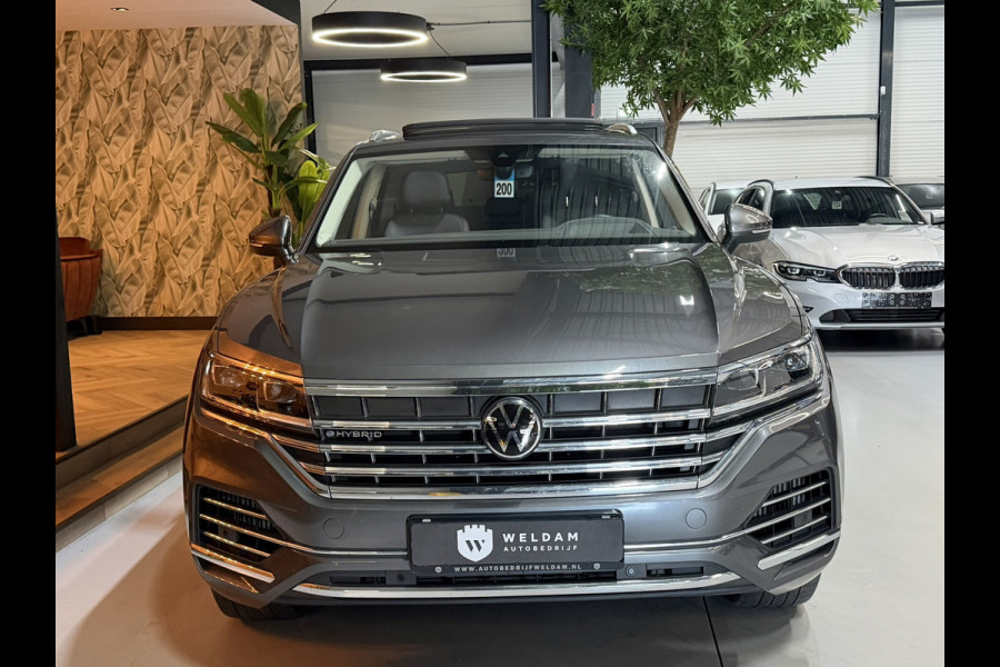 Volkswagen Touareg 3.0 TSi eHybrid 4MOTION 381PK Elegance BOVAG Garantie BTW Pano Memory LED ACC Lane Full Rijklaar