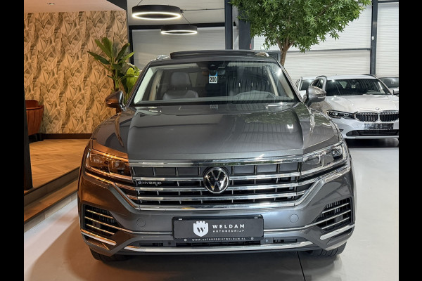 Volkswagen Touareg 3.0 TSi eHybrid 4MOTION 381PK Elegance BOVAG Garantie BTW Pano Memory LED ACC Lane Full Rijklaar