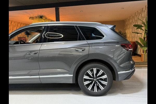 Volkswagen Touareg 3.0 TSi eHybrid 4MOTION 381PK Elegance BOVAG Garantie BTW Pano Memory LED ACC Lane Full Rijklaar