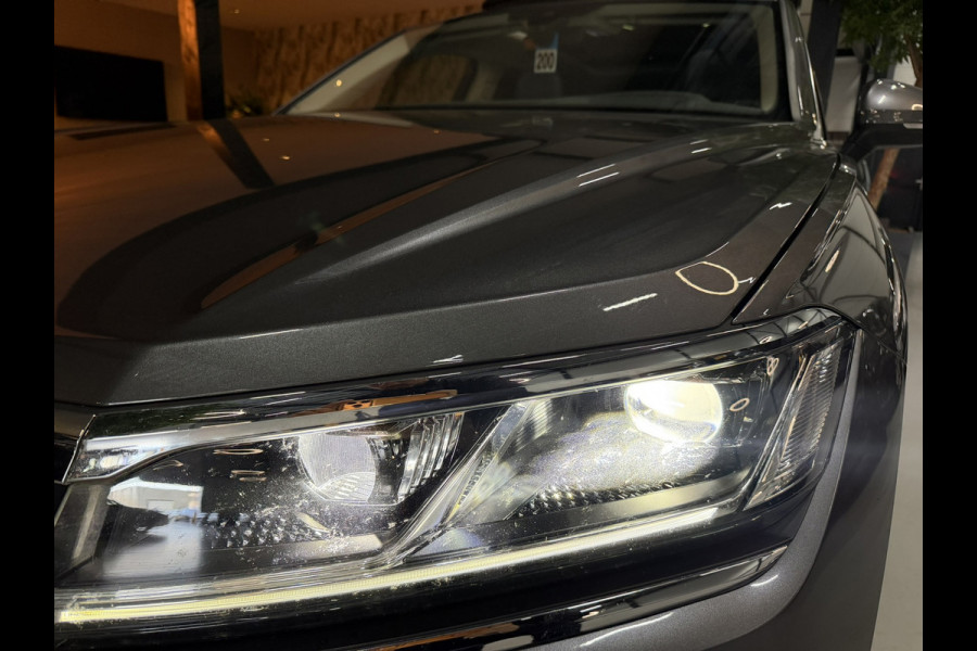 Volkswagen Touareg 3.0 TSi eHybrid 4MOTION 381PK Elegance BOVAG Garantie BTW Pano Memory LED ACC Lane Full Rijklaar