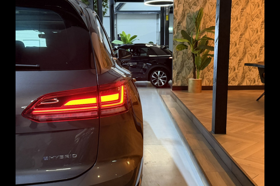 Volkswagen Touareg 3.0 TSi eHybrid 4MOTION 381PK Elegance BOVAG Garantie BTW Pano Memory LED ACC Lane Full Rijklaar