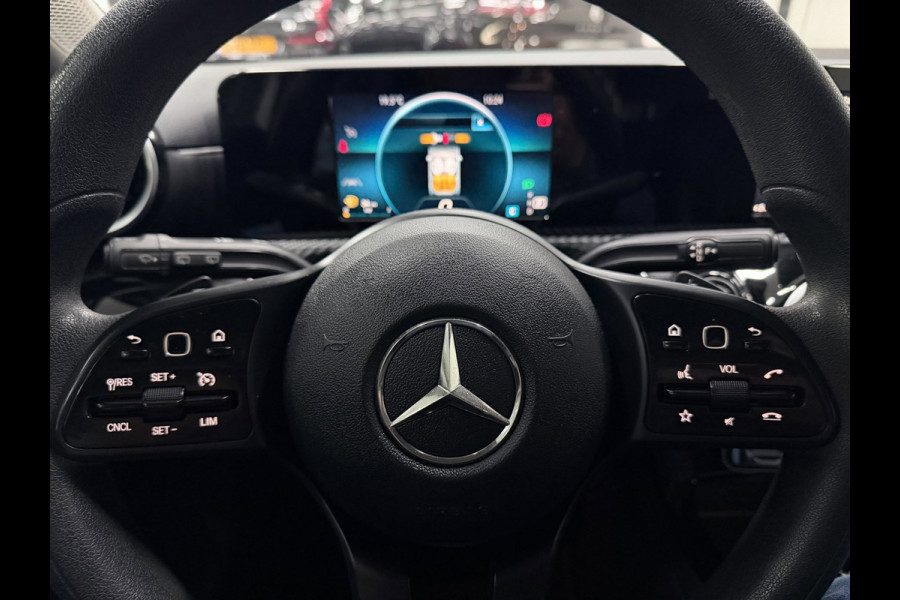 Mercedes-Benz A-Klasse 180 BUSINESS EDITION AUTOMAAT/NAVI/ECC/PDC/CRUISE///