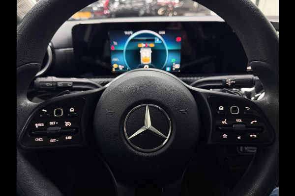 Mercedes-Benz A-Klasse 180 BUSINESS EDITION AUTOMAAT/NAVI/ECC/PDC/CRUISE///