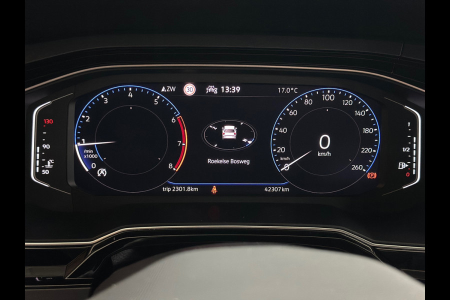 Volkswagen Polo 1.0 TSI R-Line | Carplay | Matrix LED | Camera | Climatronic | Stoelverwarming | 17” Lichtmetaal