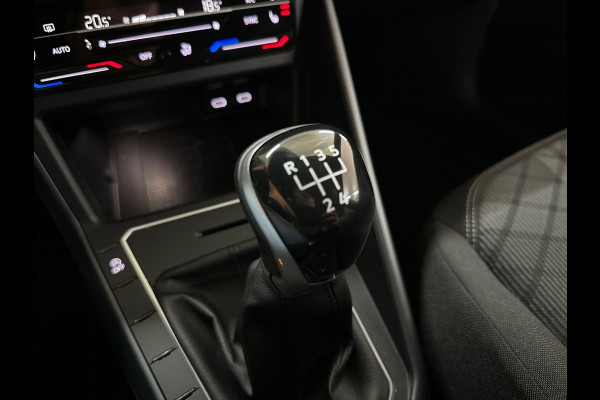 Volkswagen Polo 1.0 TSI R-Line | Carplay | Matrix LED | Camera | Climatronic | Stoelverwarming | 17” Lichtmetaal