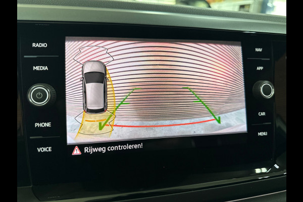 Volkswagen Polo 1.0 TSI R-Line | Carplay | Matrix LED | Camera | Climatronic | Stoelverwarming | 17” Lichtmetaal