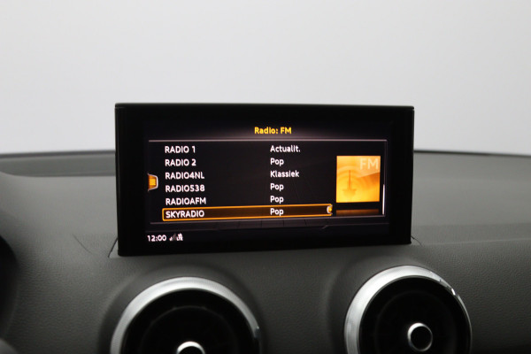 Audi Q2 35 TFSI 150 PK S-Line Edition, Matrix-LED, Camera, Stoelverwarming