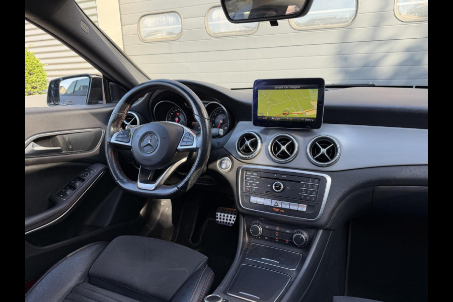 Mercedes-Benz CLA-Klasse Shooting Brake 180 AMG | Panoramadak | Camera | Navigatie | Carplay | Stoelverwarming |