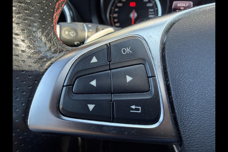 Mercedes-Benz CLA-Klasse Shooting Brake 180 AMG | Panoramadak | Camera | Navigatie | Carplay | Stoelverwarming |