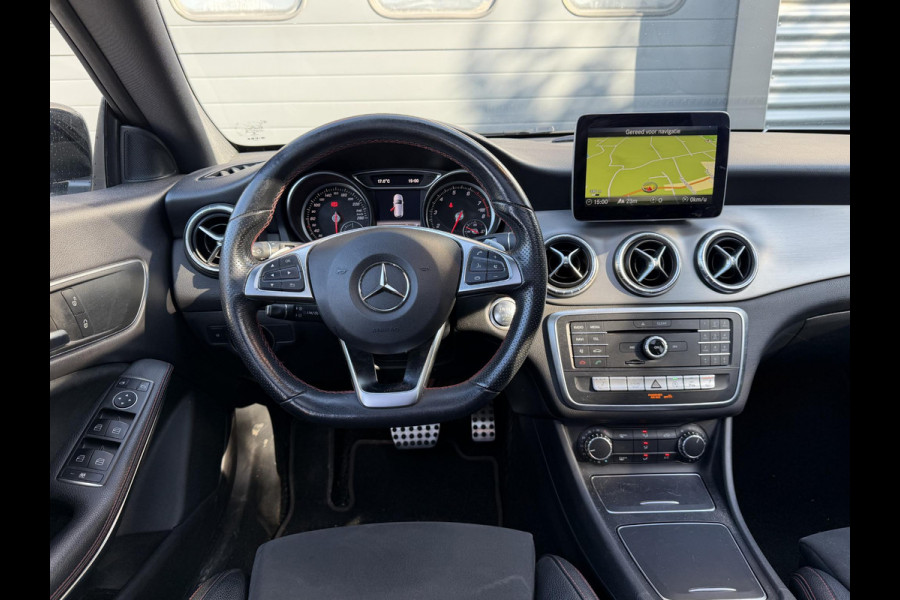 Mercedes-Benz CLA-Klasse Shooting Brake 180 AMG | Panoramadak | Camera | Navigatie | Carplay | Stoelverwarming |