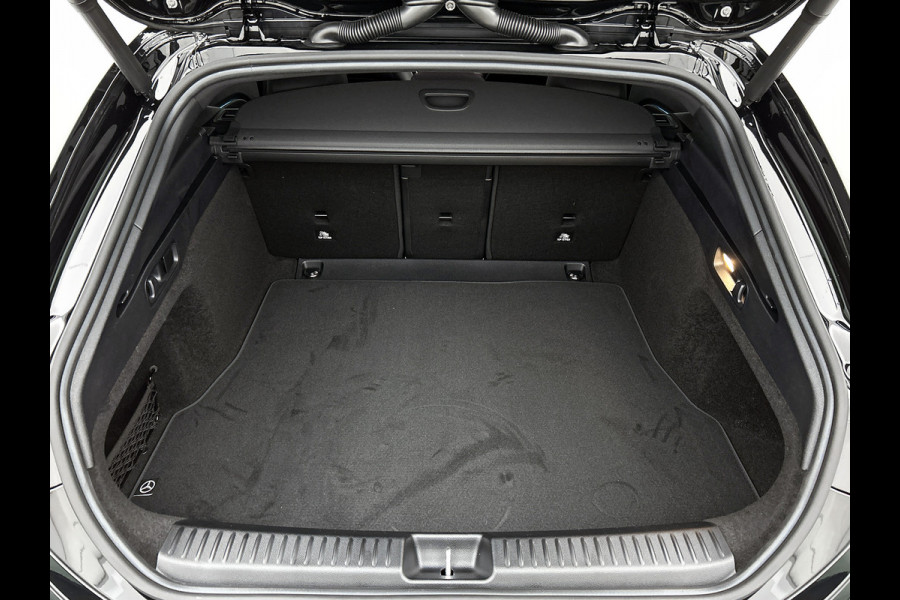Mercedes-Benz CLA-Klasse Shooting Brake 250+ Business Solution AMG 85.5 kWh | Trekhaak | Panoramadak | Adapt. Cruise Control | Parkeerassistent | Smartphone Integratie |