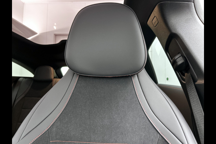Mercedes-Benz CLA-Klasse Shooting Brake 250+ Business Solution AMG 85.5 kWh | Trekhaak | Panoramadak | Adapt. Cruise Control | Parkeerassistent | Smartphone Integratie |