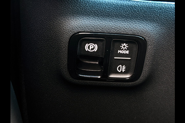 Mercedes-Benz CLA-Klasse Shooting Brake 250+ Business Solution AMG 85.5 kWh | Trekhaak | Panoramadak | Adapt. Cruise Control | Parkeerassistent | Smartphone Integratie |