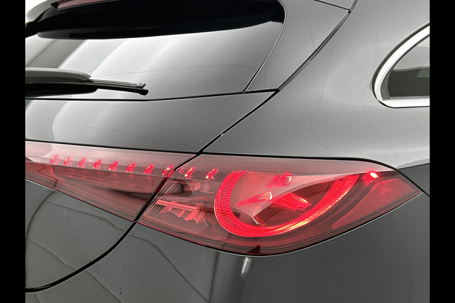 Mercedes-Benz CLA-Klasse Shooting Brake 250+ Business Solution AMG 85.5 kWh | Trekhaak | Panoramadak | Adapt. Cruise Control | Parkeerassistent | Smartphone Integratie |
