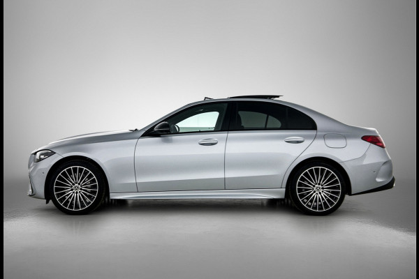 Mercedes-Benz C-Klasse 300 e 140 Years Edition | AMG line | Trekhaak | Panoramaschuifdak | 360°-camera | Nightpakket | Adapt. Cruise Control |