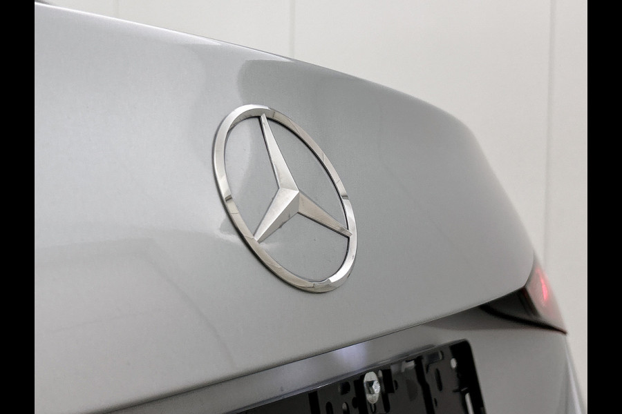 Mercedes-Benz C-Klasse 300 e 140 Years Edition | AMG line | Trekhaak | Panoramaschuifdak | 360°-camera | Nightpakket | Adapt. Cruise Control |
