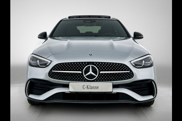 Mercedes-Benz C-Klasse 300 e 140 Years Edition | AMG line | Trekhaak | Panoramaschuifdak | 360°-camera | Nightpakket | Adapt. Cruise Control |