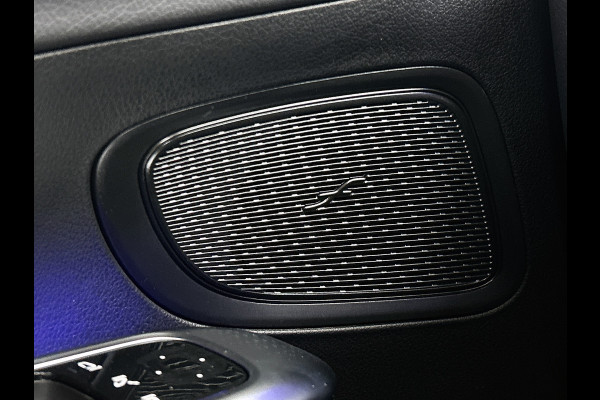 Mercedes-Benz C-Klasse 300 e 140 Years Edition | AMG line | Trekhaak | Panoramaschuifdak | 360°-camera | Nightpakket | Adapt. Cruise Control |