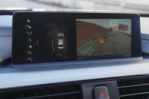 BMW 3 Serie 318i Edition M Sport Shadow Executive/19 Inch/ Carplay/Camera.