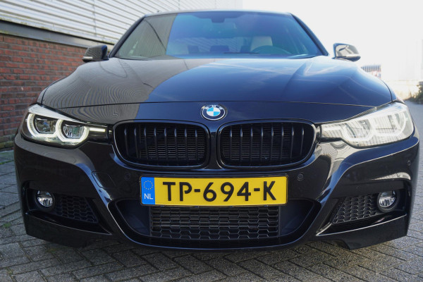 BMW 3 Serie 318i Edition M Sport Shadow Executive/19 Inch/ Carplay/Camera.