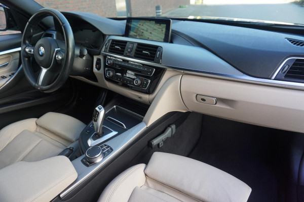 BMW 3 Serie 318i Edition M Sport Shadow Executive/19 Inch/ Carplay/Camera.
