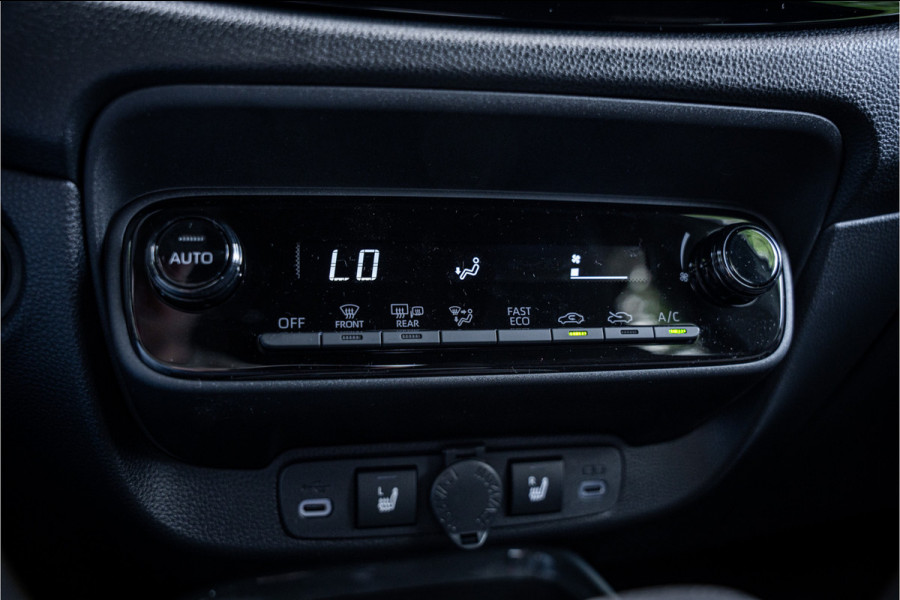 Toyota Aygo X Hybrid 115 pulse Automaat ** Stoelverwarming ** Camera ** Carplay ** Keyless
