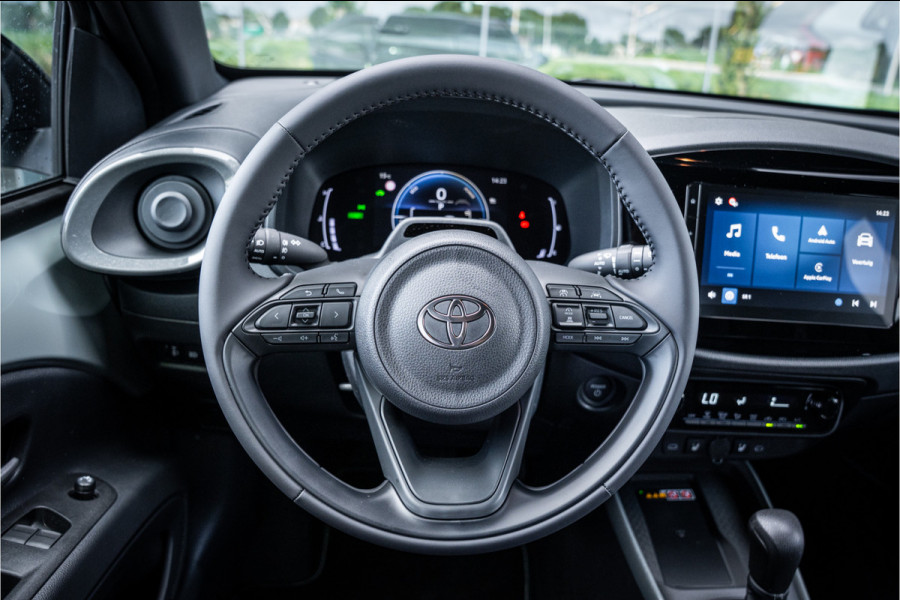 Toyota Aygo X Hybrid 115 pulse Automaat ** Stoelverwarming ** Camera ** Carplay ** Keyless