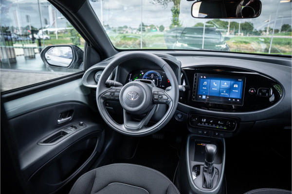 Toyota Aygo X Hybrid 115 pulse Automaat ** Stoelverwarming ** Camera ** Carplay ** Keyless